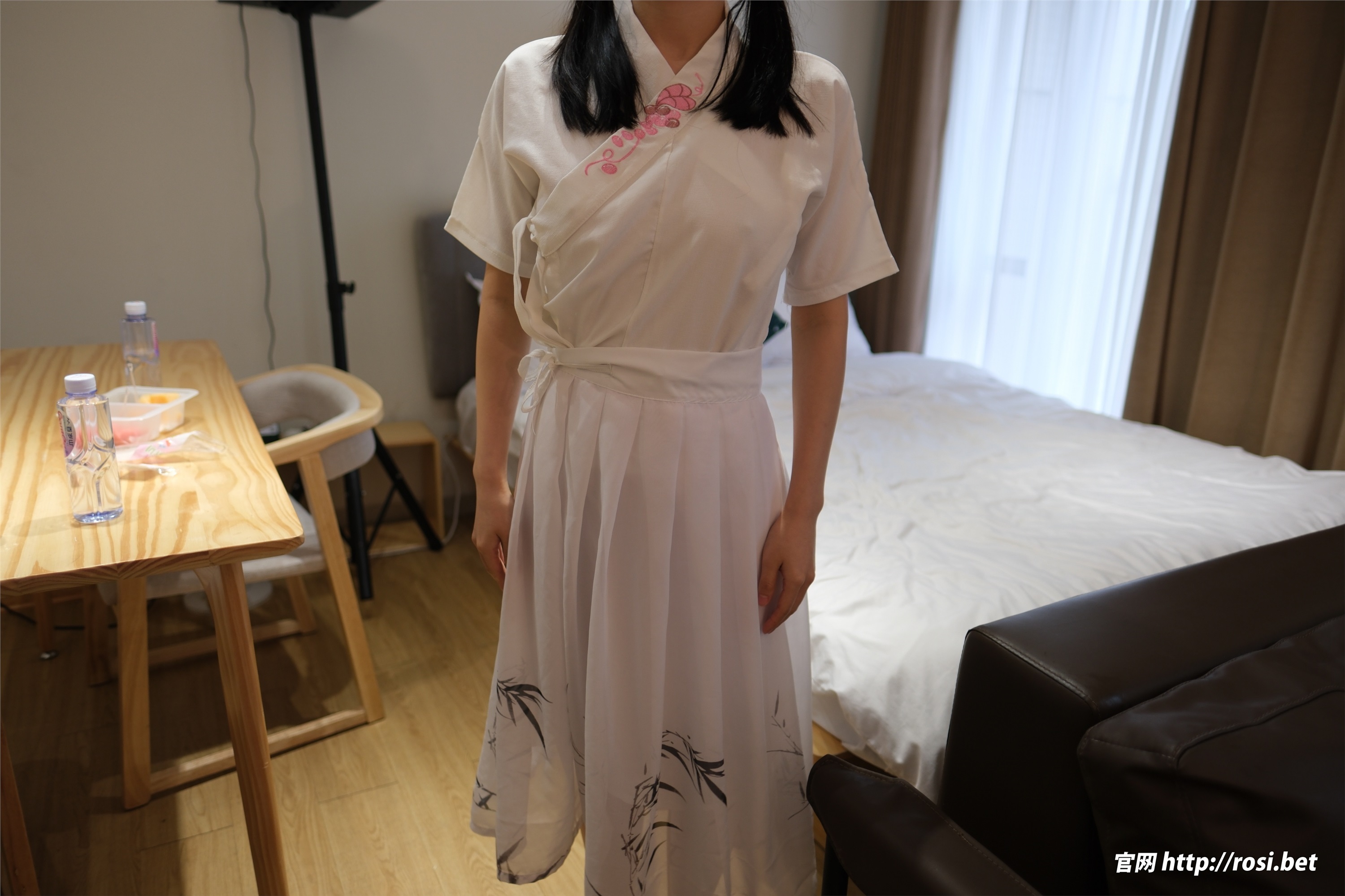 ROSI写真 2024.11.30 NO.4744